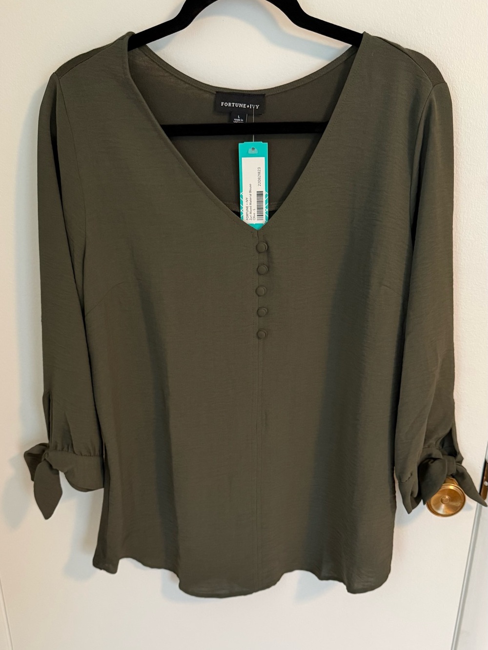 Fortune+Ivy Olive V-Neck Button-Front Blouse